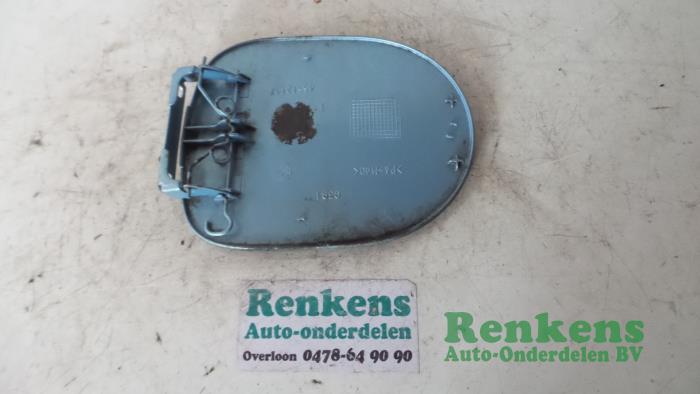 Tank cap cover from a Fiat Seicento (187) 0.9 SPI 1998