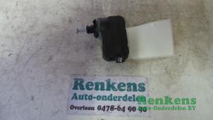 Used Headlight motor Opel Tigra Twin Top 1.8 16V Price € 10,00 Margin scheme offered by Renkens Auto-Onderdelen B.V.