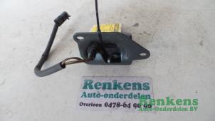 Gebrauchte Schließmechanik Heckklappe Fiat Punto II (188) 1.2 60 S 3-Drs. Preis € 20,00 Margenregelung angeboten von Renkens Auto-Onderdelen B.V.