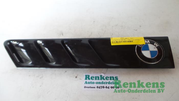 Używane Grill BMW Z3 Roadster (E36/7) 1.9 16V Cena € 25,00 Procedura marży oferowane przez Renkens Auto-Onderdelen B.V.