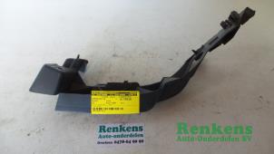 Used Rear bumper bracket, right Peugeot 207/207+ (WA/WC/WM) 1.6 16V VTi Price € 15,00 Margin scheme offered by Renkens Auto-Onderdelen B.V.