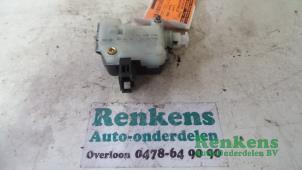Usagé Mécanique de verrouillage hayon Volkswagen Polo IV (9N1/2/3) 1.2 Prix € 20,00 Règlement à la marge proposé par Renkens Auto-Onderdelen B.V.