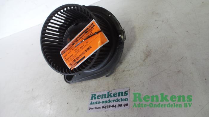 Heating and ventilation fan motor from a Volkswagen Transporter/Caravelle T4 2.5 TDI 1999