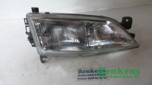 Used Headlight, right Opel Vectra B Caravan (31) 1.8 16V Price € 30,00 Margin scheme offered by Renkens Auto-Onderdelen B.V.