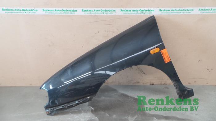 Front wing, left from a Volkswagen Polo III Classic (6KV2) 1.9 SDI 2000