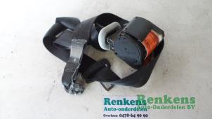 Usagé Ceinture arrière gauche Volkswagen Bora (1J2) 1.6 Prix € 25,00 Règlement à la marge proposé par Renkens Auto-Onderdelen B.V.