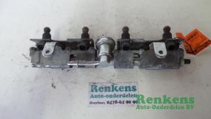Used Fuel injector nozzle BMW Mini One/Cooper (R50) 1.6 16V One Price € 60,00 Margin scheme offered by Renkens Auto-Onderdelen B.V.