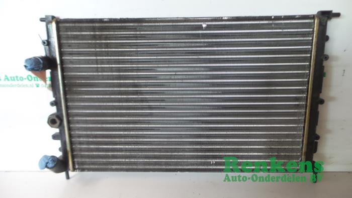 Used Radiator Renault Scénic I (JA) 2.0 16V Price € 30,00 Margin scheme offered by Renkens Auto-Onderdelen B.V.