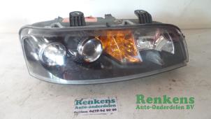 Used Headlight, right Fiat Punto II (188) 1.2 60 S 3-Drs. Price € 30,00 Margin scheme offered by Renkens Auto-Onderdelen B.V.