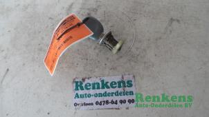 Used Door lock cylinder, left Renault Twingo (C06) 1.2 Price € 15,00 Margin scheme offered by Renkens Auto-Onderdelen B.V.