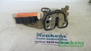 Usagé Serrure portière mécanique 4portes avant gauche Opel Corsa B (73/78/79) 1.4i Prix € 30,00 Règlement à la marge proposé par Renkens Auto-Onderdelen B.V.