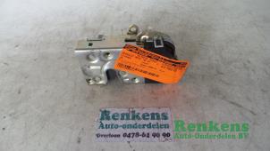 Używane Mechanizm blokady drzwi lewych przednich wersja 4-drzwiowa Citroen C5 I Berline (DC) 2.0 16V Cena € 35,00 Procedura marży oferowane przez Renkens Auto-Onderdelen B.V.