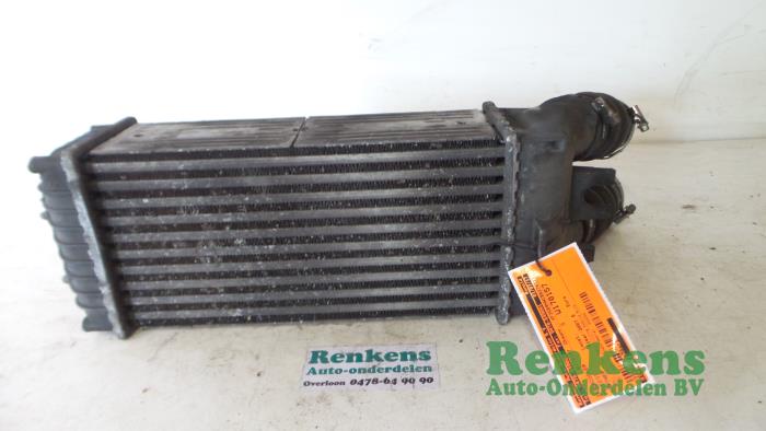 Usados Intercooler Peugeot Partner 1.6 HDI 75 Precio € 50,00 Norma de margen ofrecido por Renkens Auto-Onderdelen B.V.