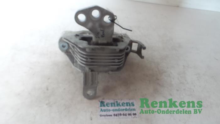 Used Engine mount Opel Astra J (PC6/PD6/PE6/PF6) 1.7 CDTi 16V 110 Price € 40,00 Margin scheme offered by Renkens Auto-Onderdelen B.V.