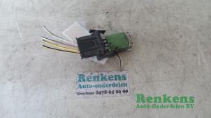 Usados Resistencia de calefactor Seat Inca (6K9) 1.9 SDI Precio € 15,00 Norma de margen ofrecido por Renkens Auto-Onderdelen B.V.