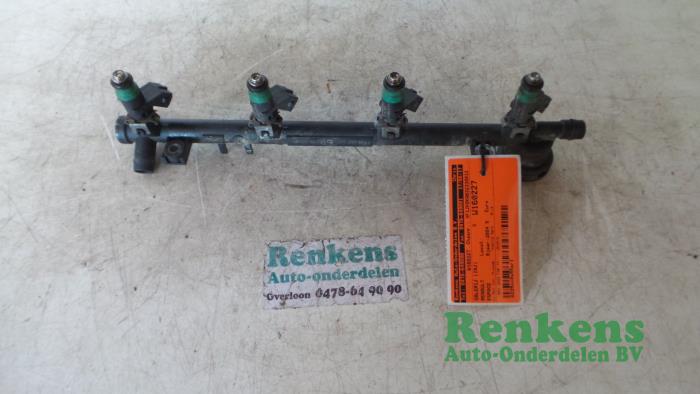 Usagé Système d'injection Renault Espace (JK) 2.0 16V Prix € 40,00 Règlement à la marge proposé par Renkens Auto-Onderdelen B.V.