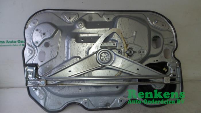 Window mechanism 4-door, front right from a Ford Focus 2 2.0 TDCi 16V 2008