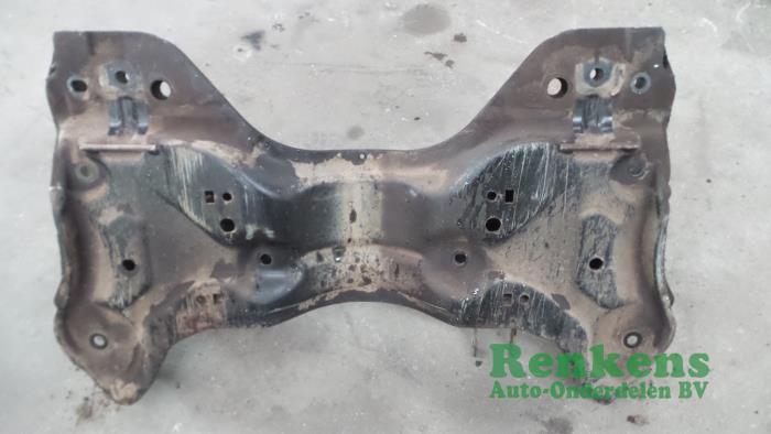 Subframe from a Peugeot 206 (2A/C/H/J/S) 1.4 XR,XS,XT,Gentry 2000