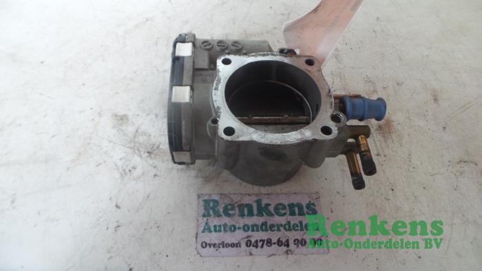 Usagé Boitier papillon Audi A4 Cabrio (B7) 2.4 V6 30V Prix € 35,00 Règlement à la marge proposé par Renkens Auto-Onderdelen B.V.