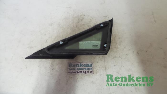 Extra window 2-door, front right from a Seat Ibiza IV SC (6J1) 1.6 TDI 105 2012