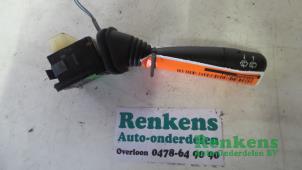 Używane Przelacznik wycieraczki Chevrolet Spark 1.0 16V Cena € 20,00 Procedura marży oferowane przez Renkens Auto-Onderdelen B.V.