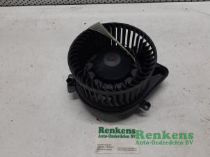 Used Heating and ventilation fan motor Audi A4 Avant Quattro (B7) 3.0 TDI V6 24V Price € 30,00 Margin scheme offered by Renkens Auto-Onderdelen B.V.