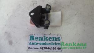Used Sliding door roller, left Opel Combo Tour (Corsa C) 1.3 CDTI 16V Price € 10,00 Margin scheme offered by Renkens Auto-Onderdelen B.V.