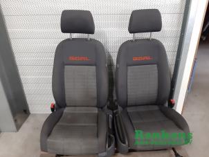 Used Set of upholstery (complete) Volkswagen Golf Plus (5M1/1KP) 1.9 TDI 105 Price on request offered by Renkens Auto-Onderdelen B.V.