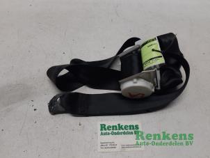 Usagé Ceinture de sécurité arrière gauche Skoda Roomster (5J) 1.9 TDI Prix € 35,00 Règlement à la marge proposé par Renkens Auto-Onderdelen B.V.