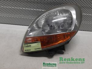 Used Headlight, left Renault Kangoo Express (FC) 1.5 dCi 80 Price € 25,00 Margin scheme offered by Renkens Auto-Onderdelen B.V.