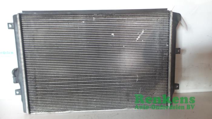 Usagé Radiateur Volkswagen Touran (1T1/T2) 2.0 TDI 16V 136 Prix € 50,00 Règlement à la marge proposé par Renkens Auto-Onderdelen B.V.