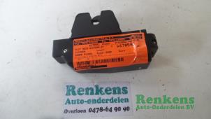 Używane Mechanizm zamka tylnej klapy Citroen Xsara Picasso (CH) 1.6 HDi 16V 110 Cena € 25,00 Procedura marży oferowane przez Renkens Auto-Onderdelen B.V.