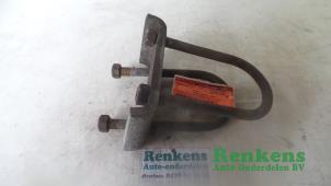 Used Rear spring retainer, left Volkswagen LT I 2.4 TD 40-55 Price € 20,00 Margin scheme offered by Renkens Auto-Onderdelen B.V.