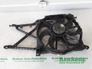 Usagé Ventilateur moteur Opel Astra H Twin Top (L67) 1.6 16V Prix € 40,00 Règlement à la marge proposé par Renkens Auto-Onderdelen B.V.