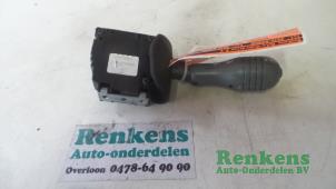 Gebrauchte Scheibenwischer Schalter Renault Twingo (C06) 1.2 Preis € 15,00 Margenregelung angeboten von Renkens Auto-Onderdelen B.V.