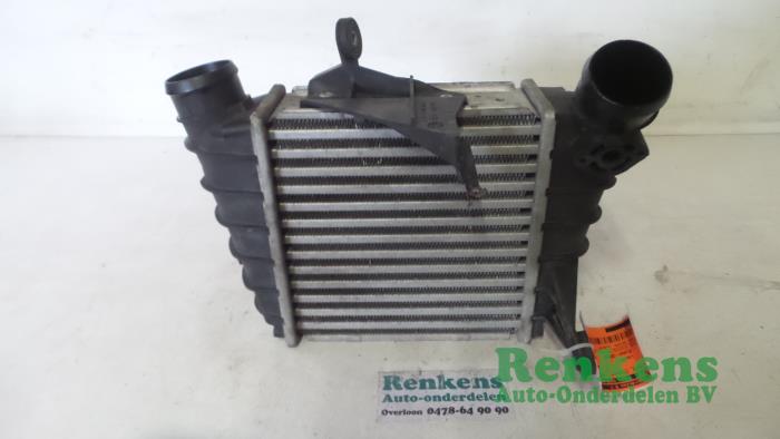 Usados Intercooler Volkswagen Polo IV (9N1/2/3) 1.4 TDI 80 Precio € 40,00 Norma de margen ofrecido por Renkens Auto-Onderdelen B.V.