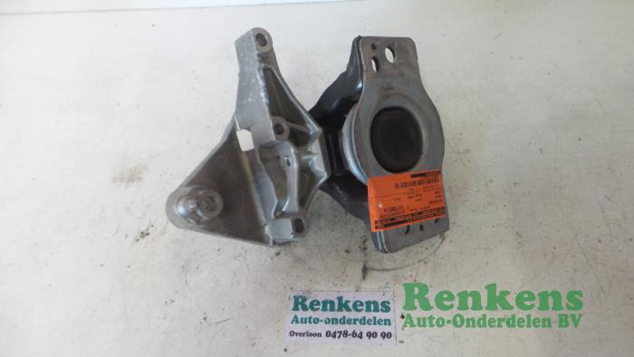 Used Engine mount Dacia Logan MCV I (KS) 1.5 dCi Price € 35,00 Margin scheme offered by Renkens Auto-Onderdelen B.V.