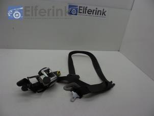 Used Rear seatbelt tensioner, left Volvo XC90 I 2.5 T 20V Price € 100,00 Margin scheme offered by Auto Demontage Elferink B.V.