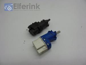 Used Brake light switch Volvo V70 (BW) 2.5 T 20V Price € 20,00 Margin scheme offered by Auto Demontage Elferink B.V.