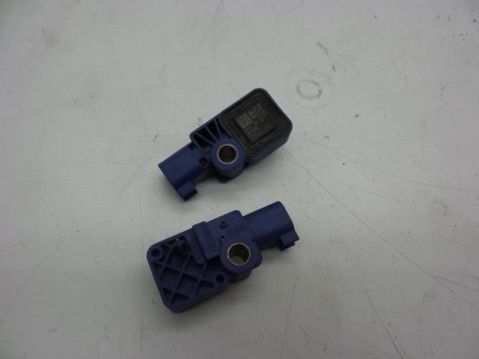 Gebrauchte Airbag Sensor Volvo V50 Preis € 50,00 Margenregelung angeboten von Auto Demontage Elferink B.V.