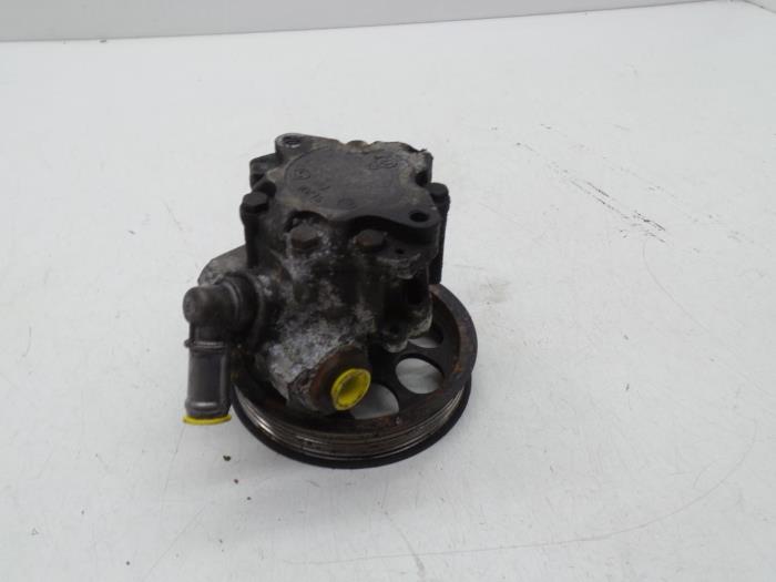 Usagé Pompe de direction Saab 9-5 (YS3E) 2.3 Turbo 16V Aero TS Prix € 75,00 Règlement à la marge proposé par Auto Demontage Elferink B.V.