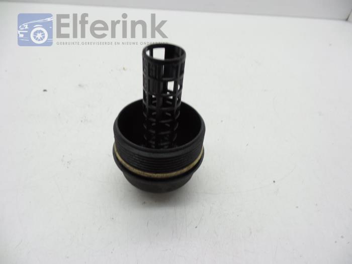 Oil filter cover from a Volvo S40 (MS) 2.4i 20V 2005