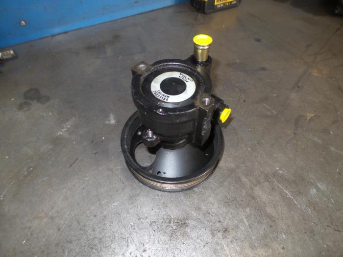 Usagé Pompe de direction Volvo 480 1.7 Turbo Prix € 75,00 Règlement à la marge proposé par Auto Demontage Elferink B.V.