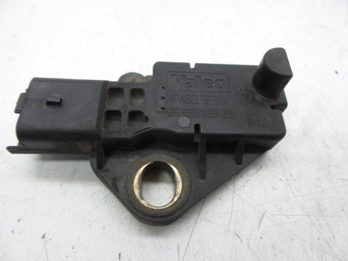 Begagnade Vevaxelsensor Volvo V70 (BW) 2.0 D 16V Pris € 25,00 Marginaltabell erbjuds av Auto Demontage Elferink B.V.