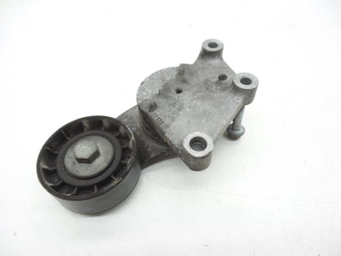 Usados Tensor correa múltiple Volvo V60 I (FW/GW) 1.6 DRIVe Precio € 25,00 Norma de margen ofrecido por Auto Demontage Elferink B.V.
