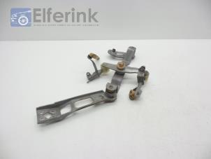 Used Gearbox mechanism Opel Corsa E 1.4 16V Price € 40,00 Margin scheme offered by Auto Demontage Elferink B.V.