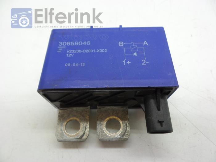 Relay from a Volvo V40 (MV) 1.6 D2 2013