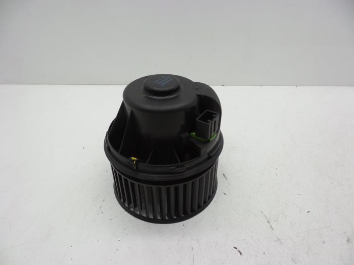 Heating and ventilation fan motor Volvo V40 1.6 D2 - 31369448