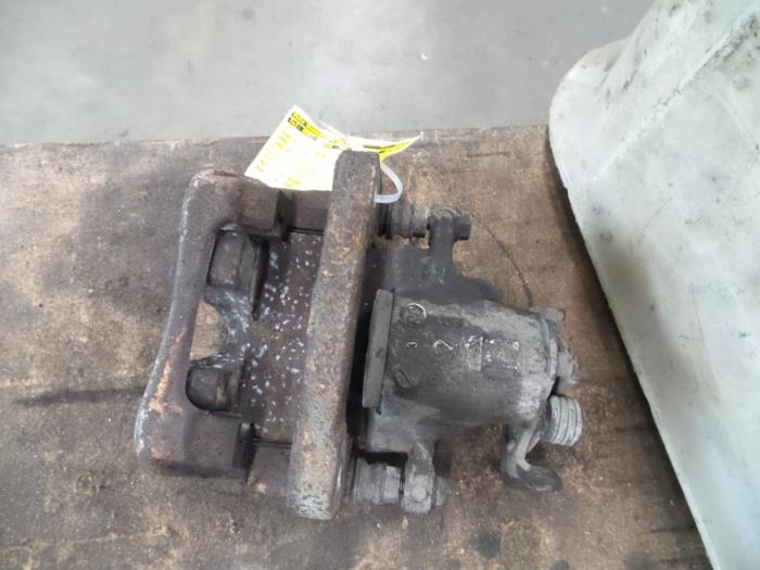 Gebrauchte Bremszange links hinten Opel Insignia 2.0 Turbo 16V Ecotec Preis € 50,00 Margenregelung angeboten von Auto Demontage Elferink B.V.