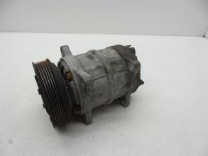 Usagé Compresseur de clim Volvo V40 (VW) 1.8 16V Prix € 125,00 Règlement à la marge proposé par Auto Demontage Elferink B.V.